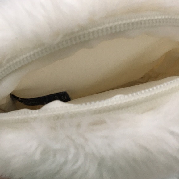 Gap white fluffy puff purse - Picture 5 of 7